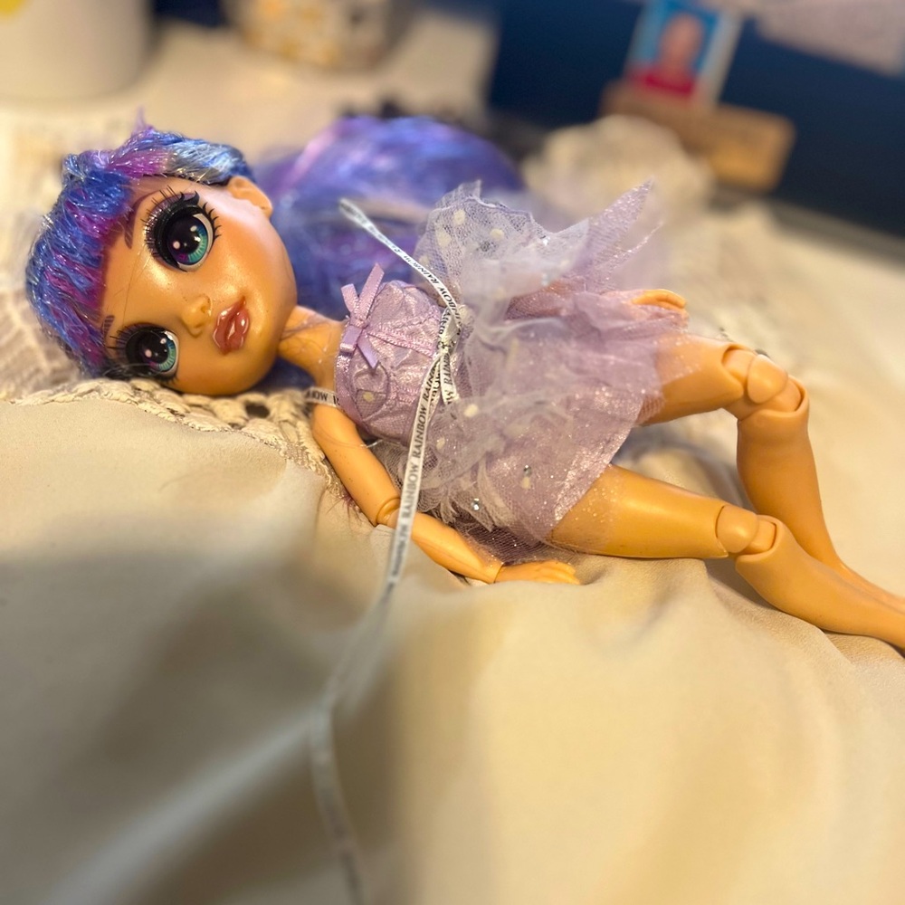Rainbow High Violet Willow Doll .